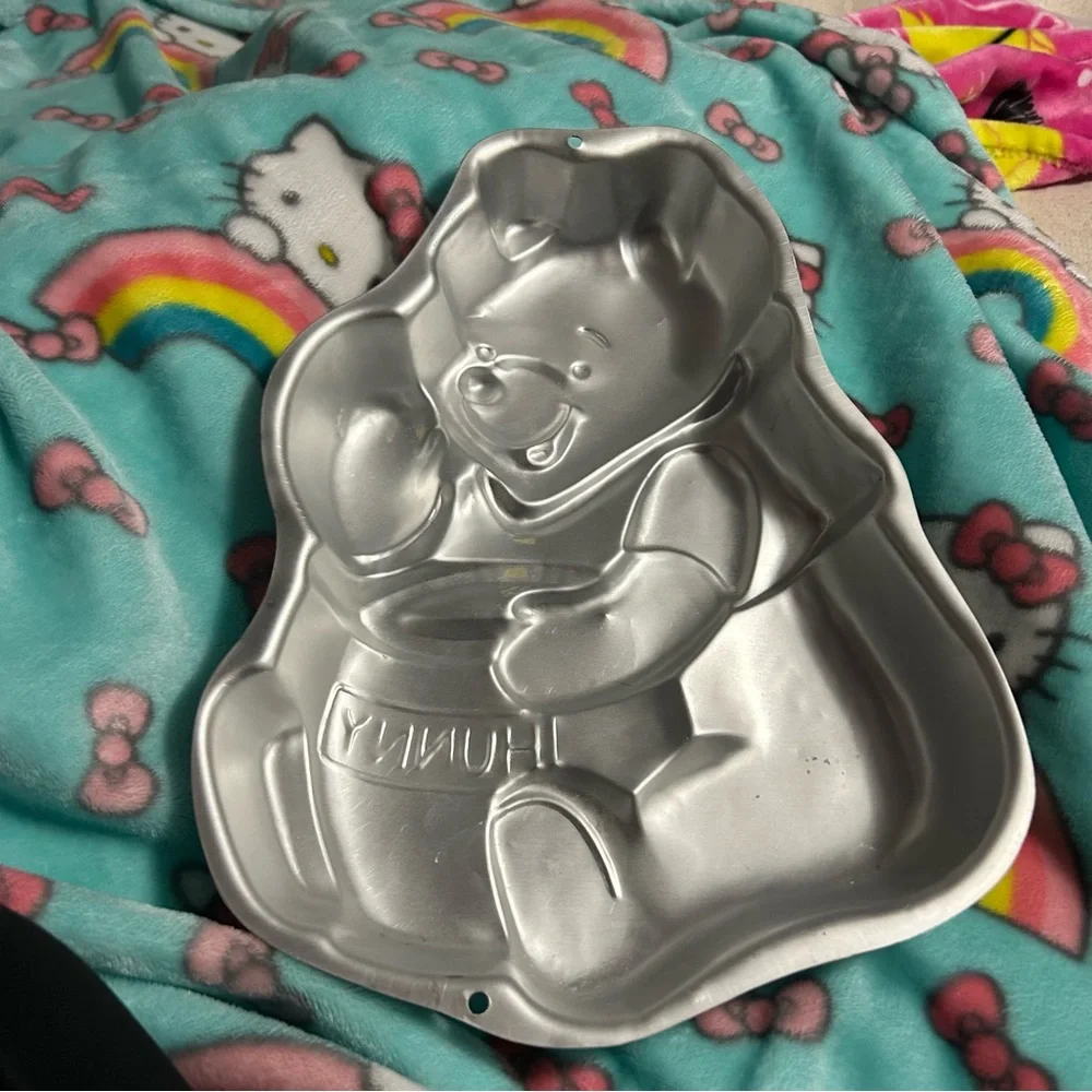 Wilton Cake Pan- Winnie the Pooh - 1995 vintage‎